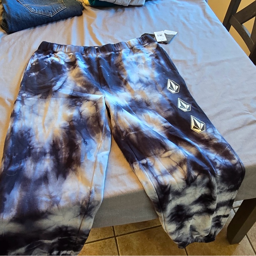 Volcom men’s joggers size XL NWT